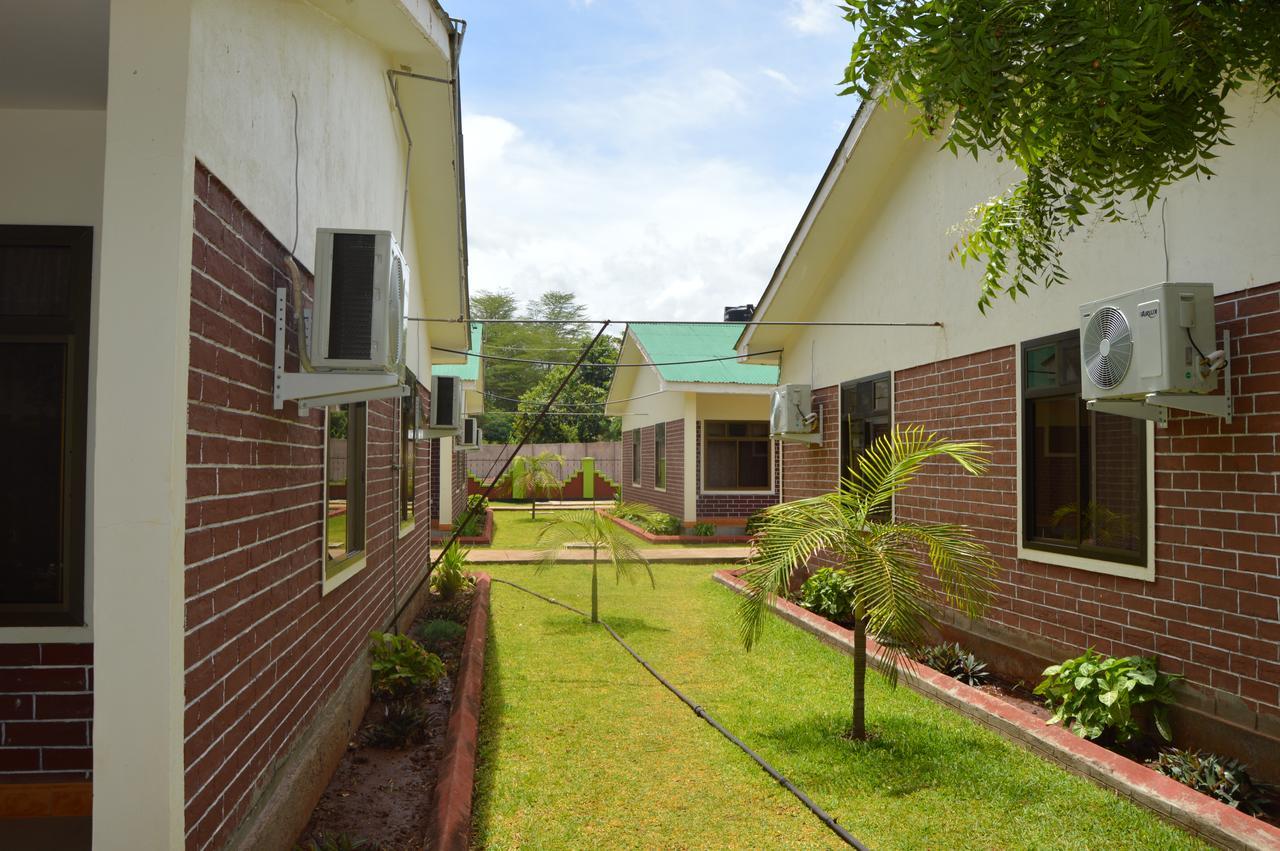 Twiga Lodge And Campsiteムトワンブ エクステリア 写真