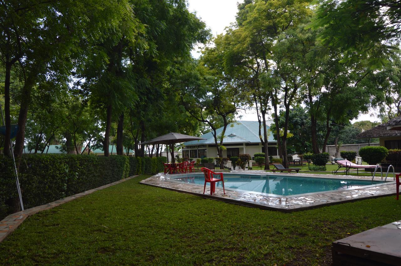 Twiga Lodge And Campsiteムトワンブ エクステリア 写真
